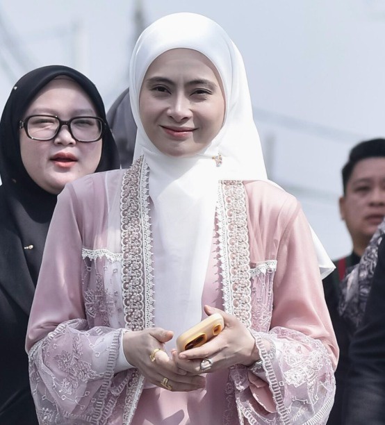 Adira suhaimi