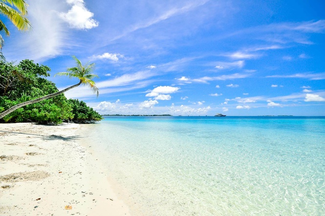 Image from: 11 Beaches In Sarawak You Can't Miss On Your Trip To The Land Of Hornbills