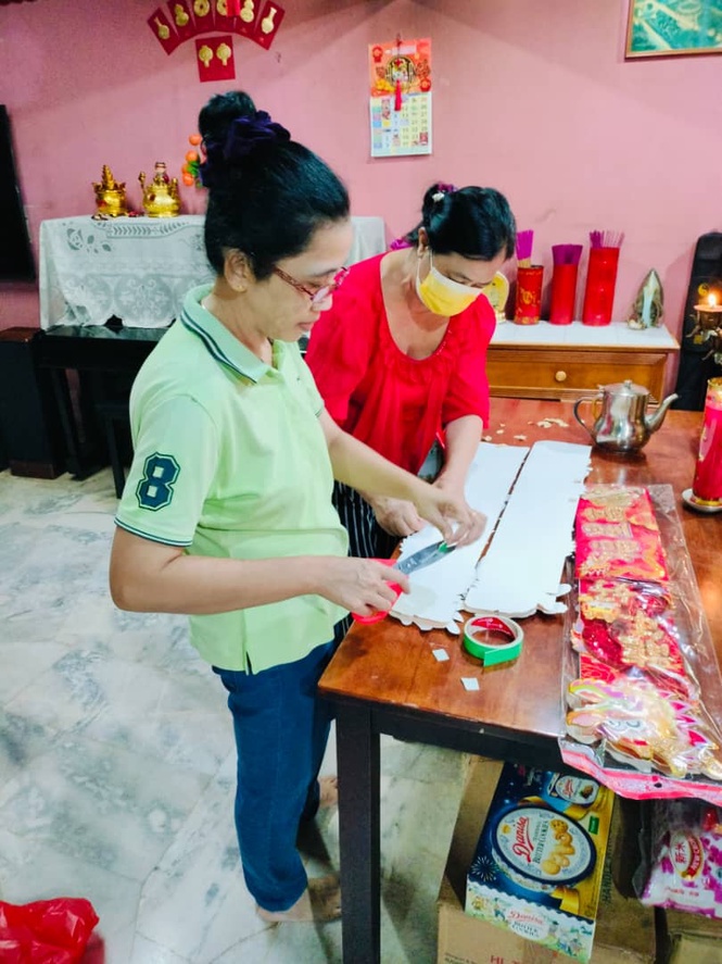 Image from: Decoration of Chinese New Year beautiful items in home and office #CNY2024