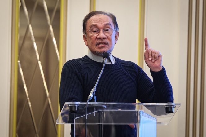 Image from: Anwar Champions Equal Voting Rights for Malaysians Abroad, Highlights Green and Educational Reforms.