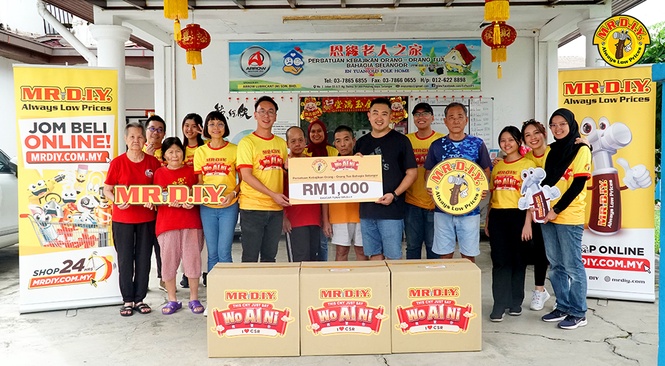 Image from: Sebarkan kasih sayang sepanjang perjalanan: Yayasan MR D.I.Y. kongsi semangat "Wo Ai Ni" bersama-sama rumah-rumah kebaji