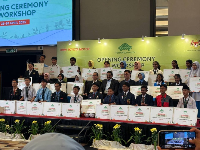 Image from: UMW TOYOTA empowers the young through Toyota Eco Youth #GreenWav