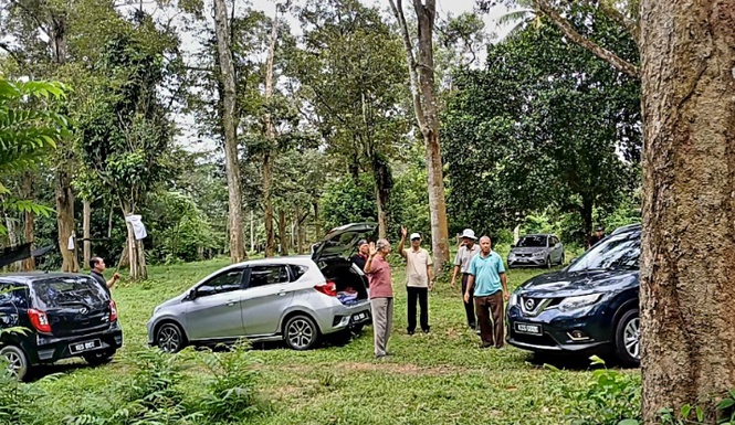 Image from: A Spectacular Reunion At A Durian Orchard In Kuala Nerang Kedah
