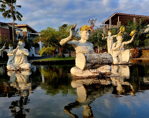 Image from: Silent Sculptures at Greenlot Residences on Island of Bali