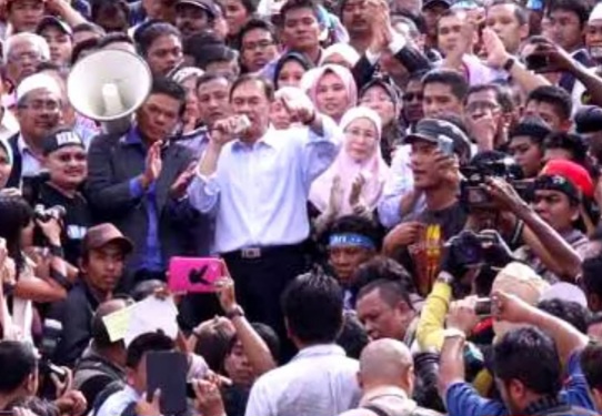 Image from: Anwar’s Supporters Rejoice at High-Income Status Projection, But Caution is Warranted