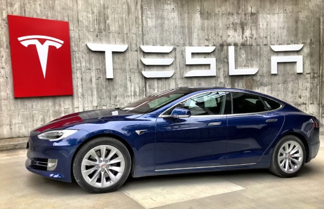 Image from: Op-Ed: Why Chinese Buyers Are Turning Away from Tesla