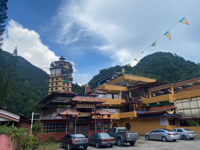 Image from: The mesmerising Enlightened Heart Buddhist Temple in Ipoh