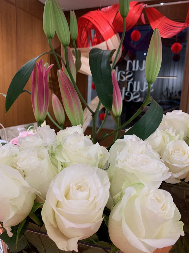 Image from: Lunar & It is True Love: Stalks of White Roses