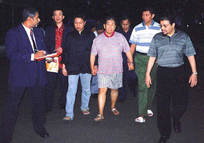 Image from: Interview with Indonesian President Gus Dur in the new millennium #BackInTime