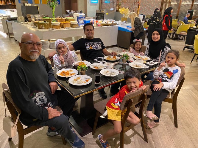 Image from: An unforgettable but amazing Iftar (breaking fast) experience with our young ones who're fasting for the first time