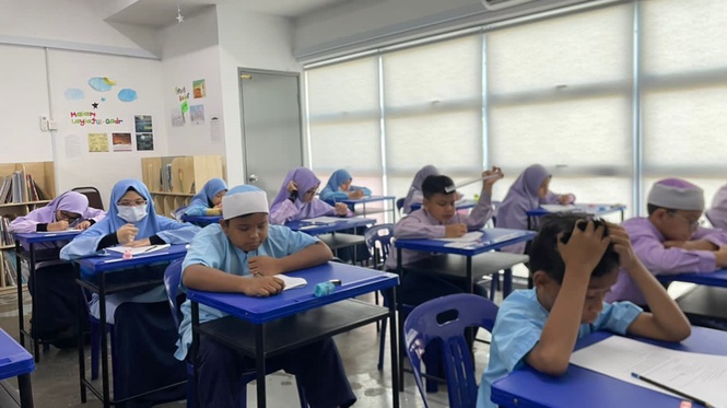 Image from: Malaysia Madani perlu difahami dan dihayati oleh anak-anak dari kecil lagi kerana MELENTUR BULUH BIARLAH DARI REBUNGNYA