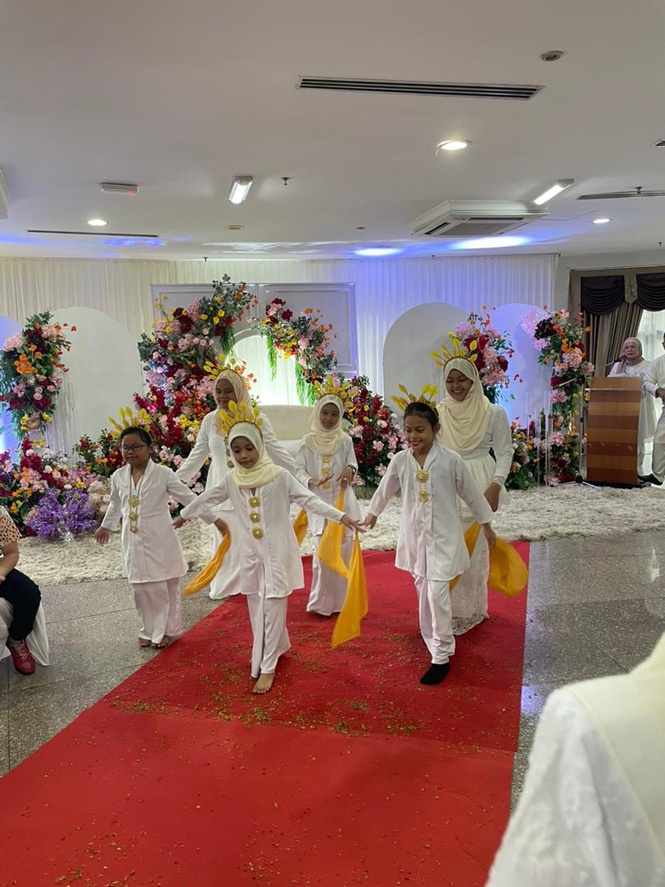 Image from: Ibu Pejabat Polis Daerah (IPD)Putrajaya komited terus merealisasi slogan perpaduan "Polis Dan Masyarakat Berpisah Tiada"