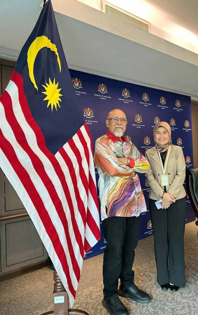 Image from: Let's fly the Malaysian flag Jalur Gemilang - the Stripes of Glory, a sign of loyalty for our country #MalaysiaKita2024