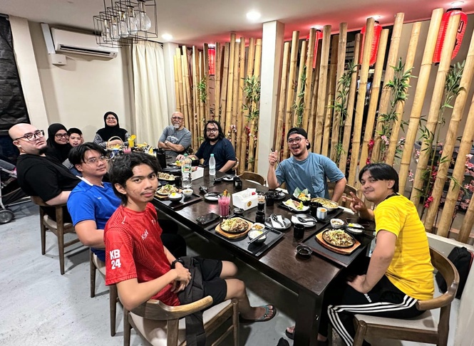 Image from: Iftar is the fast-breaking evening meal for Muslims in Ramadan at the time of Azan call for the Maghrib prayer #RAYA2025