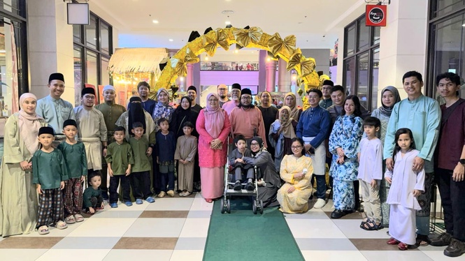Image from: Workmates & families of Stealth Studio break fast together (Iftar) for blessed journey of professional growth #RAYA2025