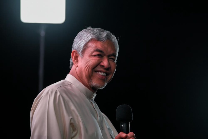 Image from: Will Zahid get off the hook from his ongoing cases?