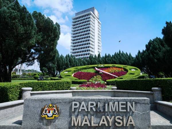 Image from: Dissolve Parliament and Najib won’t need to attend