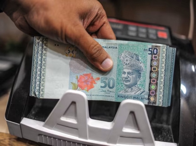 Image from: Ringgit Slips Against US Dollar Amidst Geopolitical Tensions