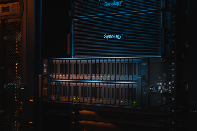 Image from: Mesin Pelayan Storan Kritikal Synology PAS7700 Kini Mula Ditawarkan Di Pasaran Malaysia