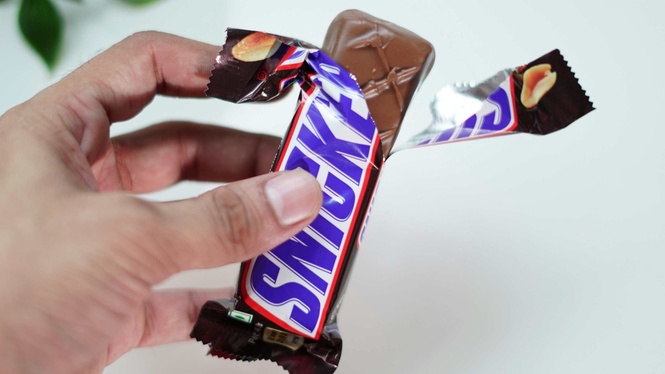 Snickers Memperkenalkan Jajan Digital Supaya Bot AI “Memberi Jawapan Yang Lebih Bernas”
