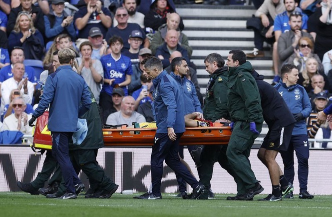 SOCCER-ENGLAND-EVE-CHE:Soccer-Chelsea's Martinez suffered concussion after collision at Everton, says Alonso