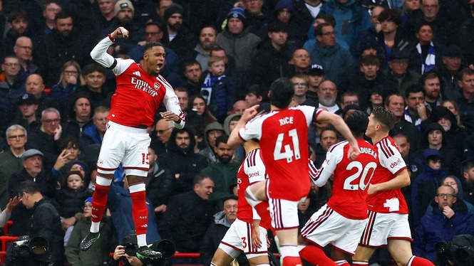 EPL: Arsenal hambat kedudukan teratas selepas Manchester City tewas kepada Aston Villa