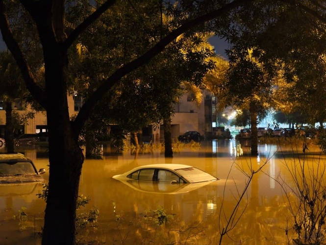 elek beli kereta banjir