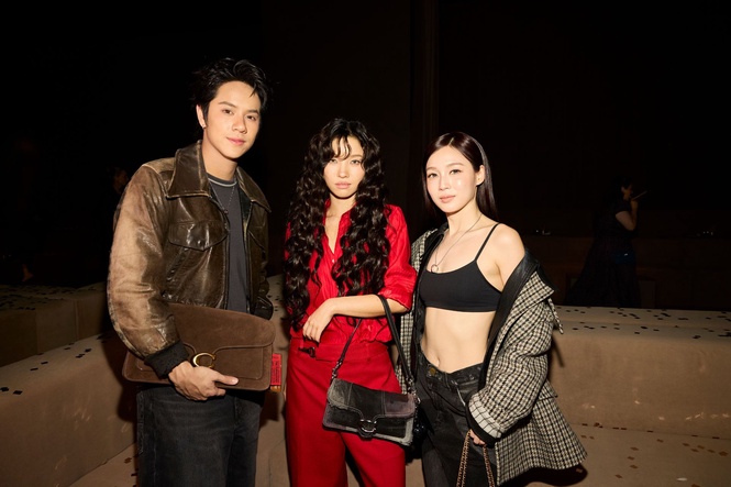 Image from: All The Asian Stars Spotted At New York Fashion Week Spring/Summer 27