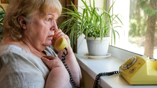 protecting elderly parents from scams