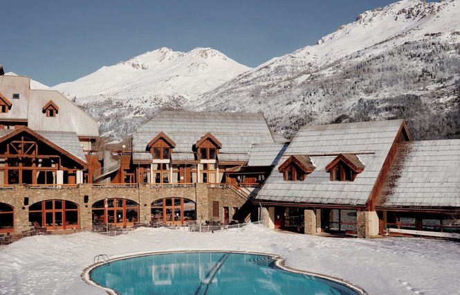 Image from: At Club Med Serre Chevalier, It’s Ski, Eat, Party, Repeat
