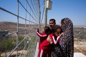 Image from: Peneroka Haram Israel Kepung Tiga Rumah Palestin di Qusra Masuk Hari Ke-15