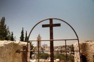 Image from: Tentera Israel Robohkan Rumah Kristian Palestin, Peneroka Haram Usir Satu Lagi Keluarga
