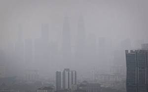 Image from: Jerebu: Malaysia Kekal Sedia Bantu Indonesia Tangani Kebakaran Hutan — PM Anwar