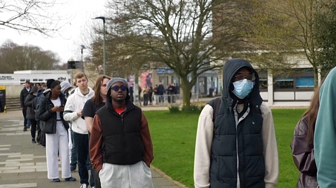 Everything to know about the meningitis B outbreak in the UK