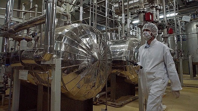 UN nuclear chief urges checks of Iran's programme in potential deal to end war