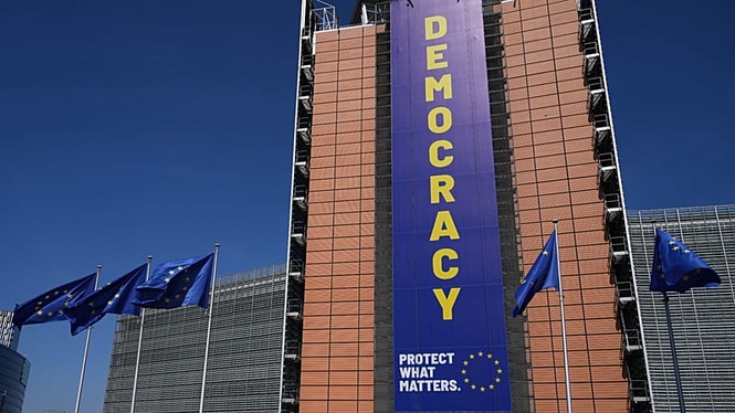 The EU simplified its toughest AI law: what changed and why it matters