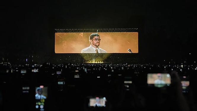 Bad Bunny in Lisbon: 'As long as we live, let us love as much as possible'