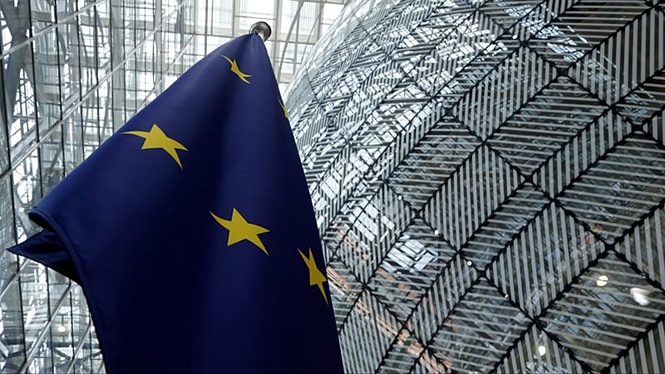 Social media accounts linked to EU-sanctioned figures still offering monetisation, researchers warn