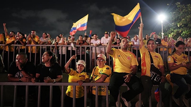Trump ally and leftist candidate head for runoff in Colombia's presidential election