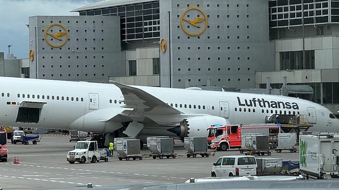 Lufthansa employees injured in Boeing nose gear incident at Frankfurt airport