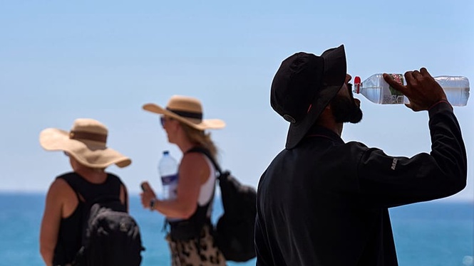 Mid-summer heat returns to Spain this weekend with July-like temperatures