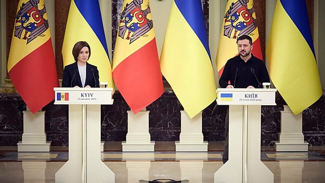 Ukraine and Moldova press ahead with bid to join the EU on enlargement ‘Mega Monday’