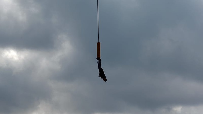 21-year-old woman dies after being launched off bridge without safety rope