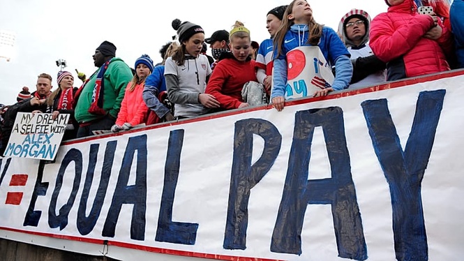 Pay transparency: Where in Europe can you see how much your colleagues earn?