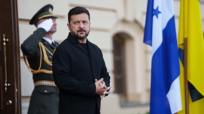 Zelenskyy issues one-week ultimatum to Lukashenka over drone-guidance equipment