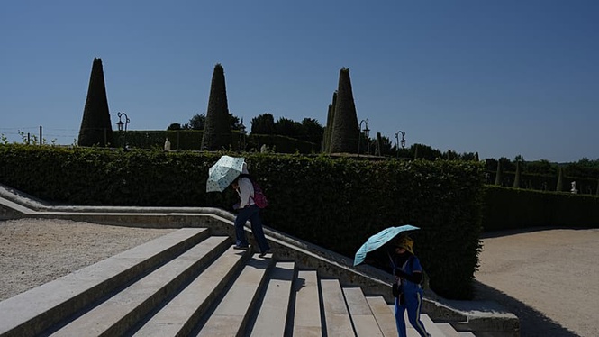 Three dead in France as record-breaking heatwave grips country