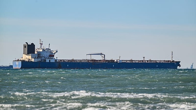 Moment French navy boards suspected Russian 'ghost fleet' tanker