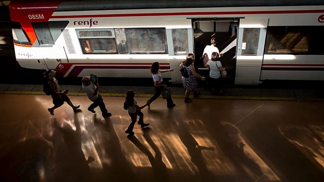 Renfe cancels 320 trains on Monday due to rail strike in Spain: Thousands of passengers hit