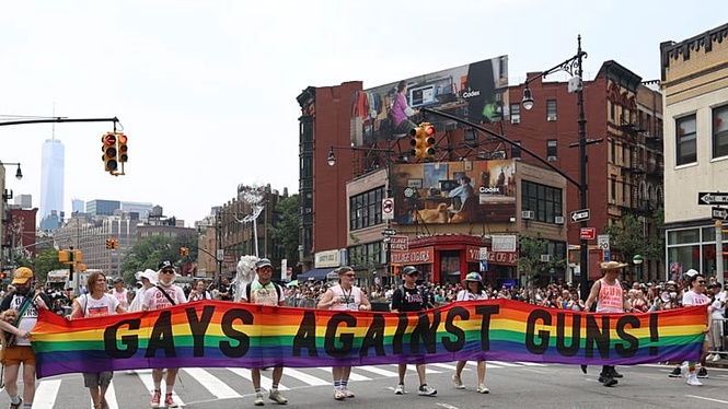 Thousands take part in New York Pride parade