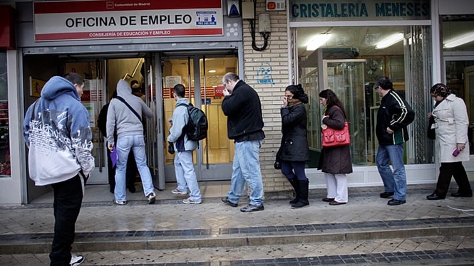 Spain unemployment falls below 2.3 million for first time since January 2008